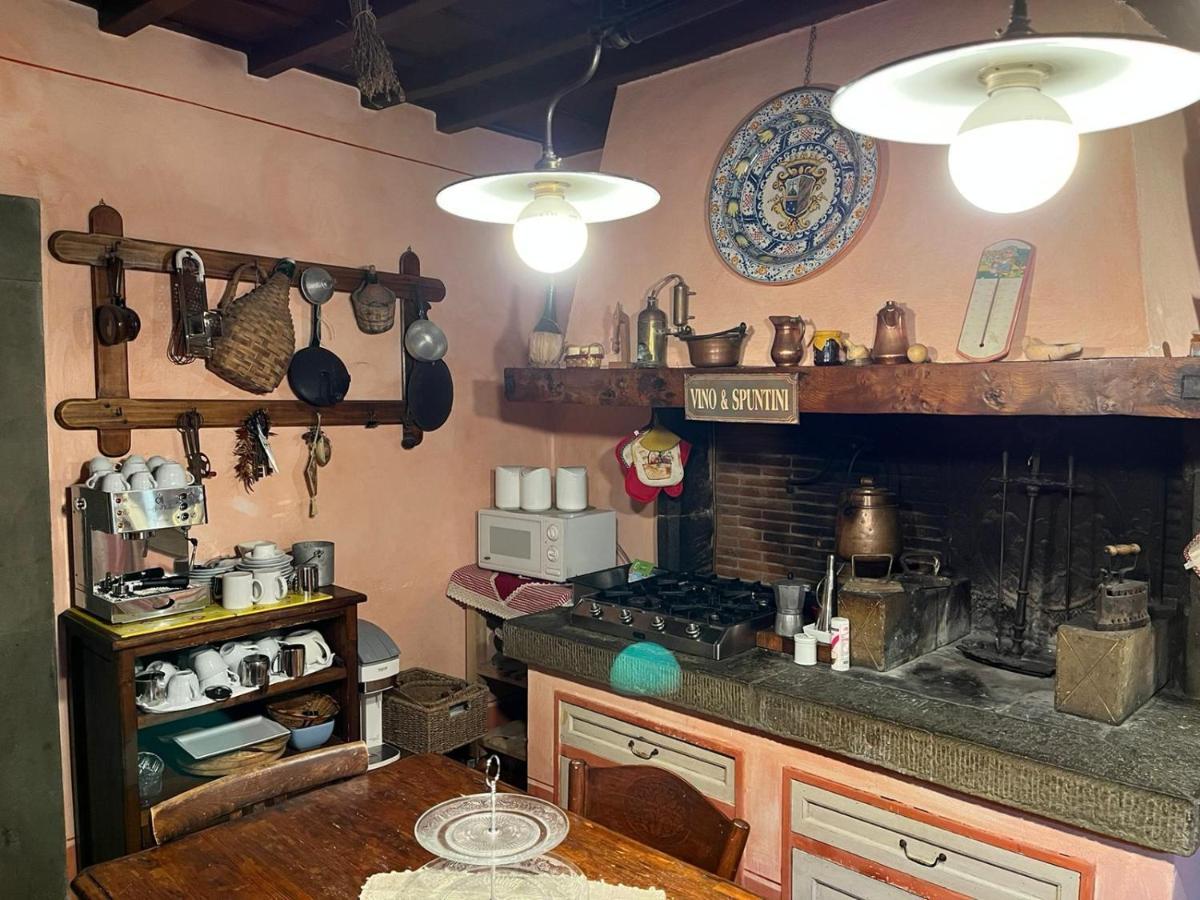 Ferienwohnung La Finestra Sul Borgo Dimora Storica Laterina Exterior foto