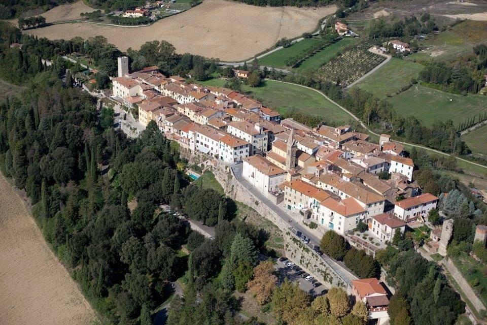 Ferienwohnung La Finestra Sul Borgo Dimora Storica Laterina Exterior foto