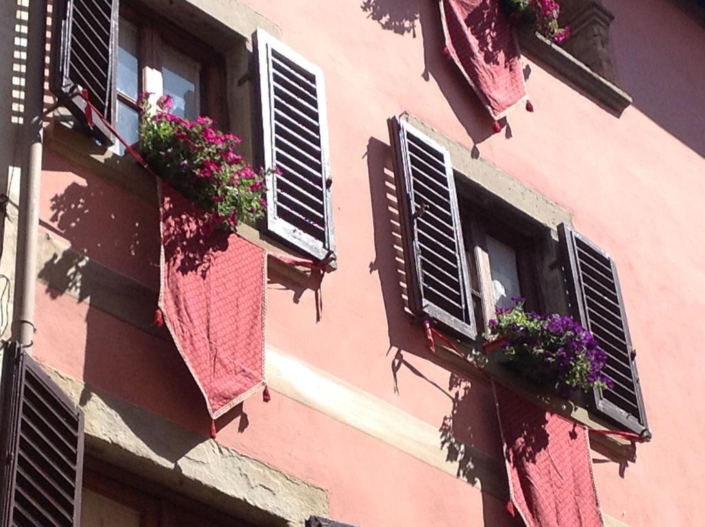 Ferienwohnung La Finestra Sul Borgo Dimora Storica Laterina Exterior foto