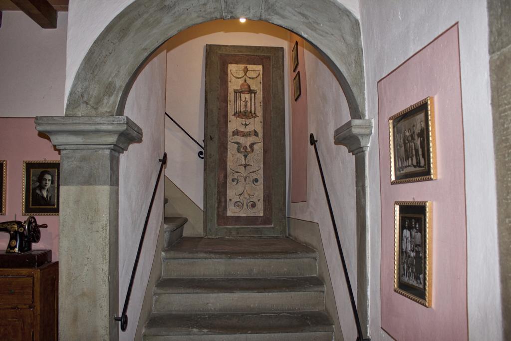 Ferienwohnung La Finestra Sul Borgo Dimora Storica Laterina Exterior foto