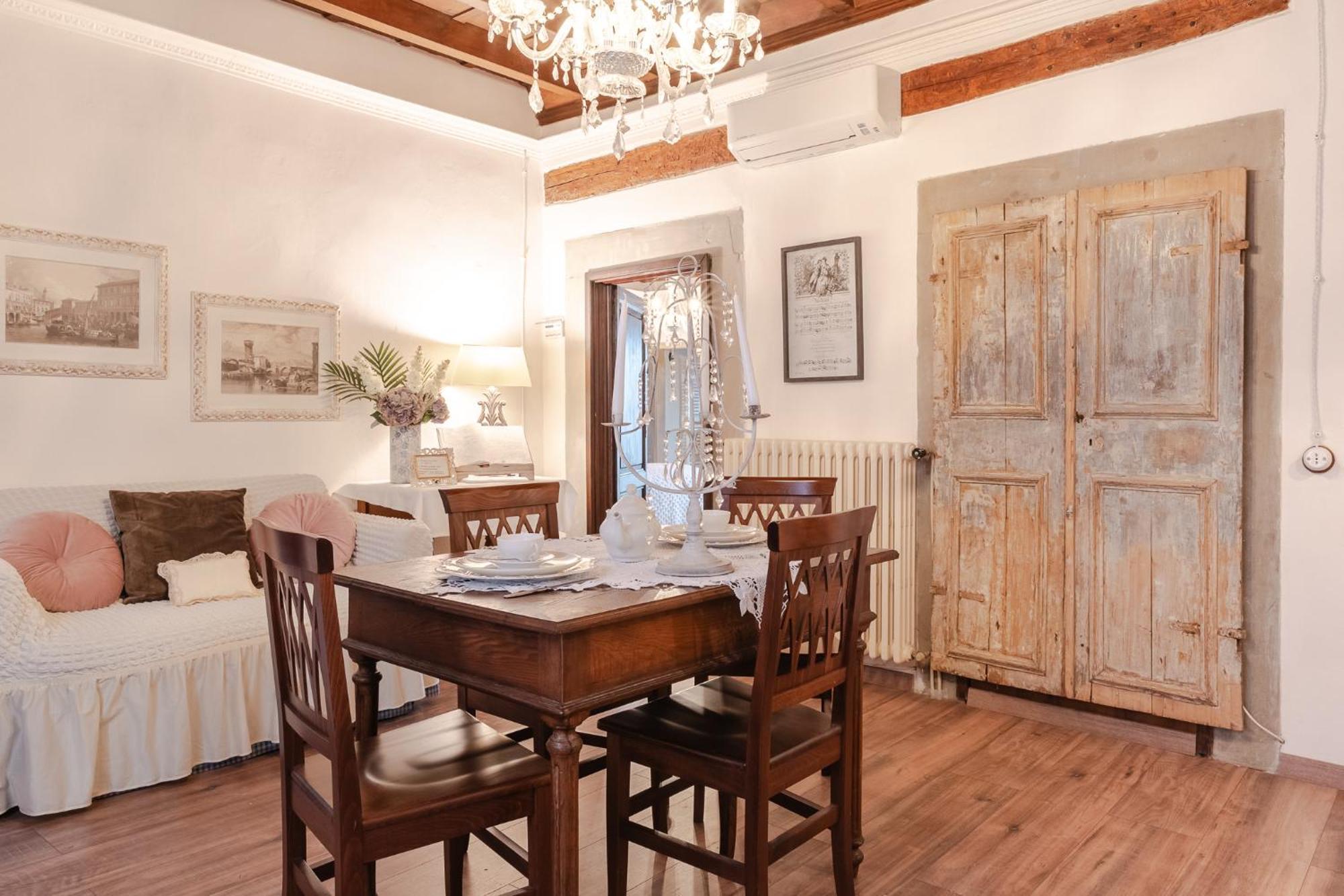 Ferienwohnung La Finestra Sul Borgo Dimora Storica Laterina Exterior foto
