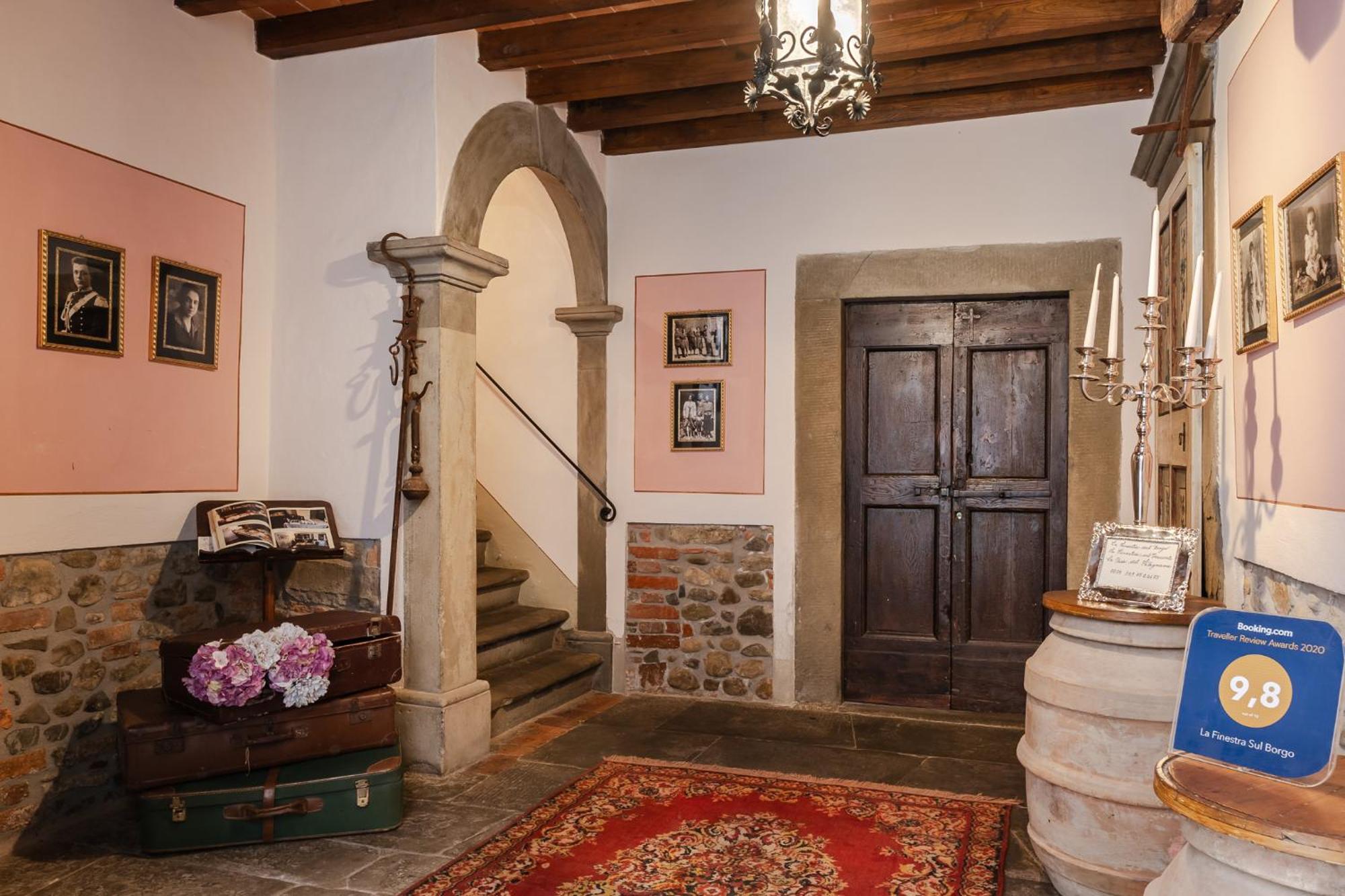 Ferienwohnung La Finestra Sul Borgo Dimora Storica Laterina Exterior foto