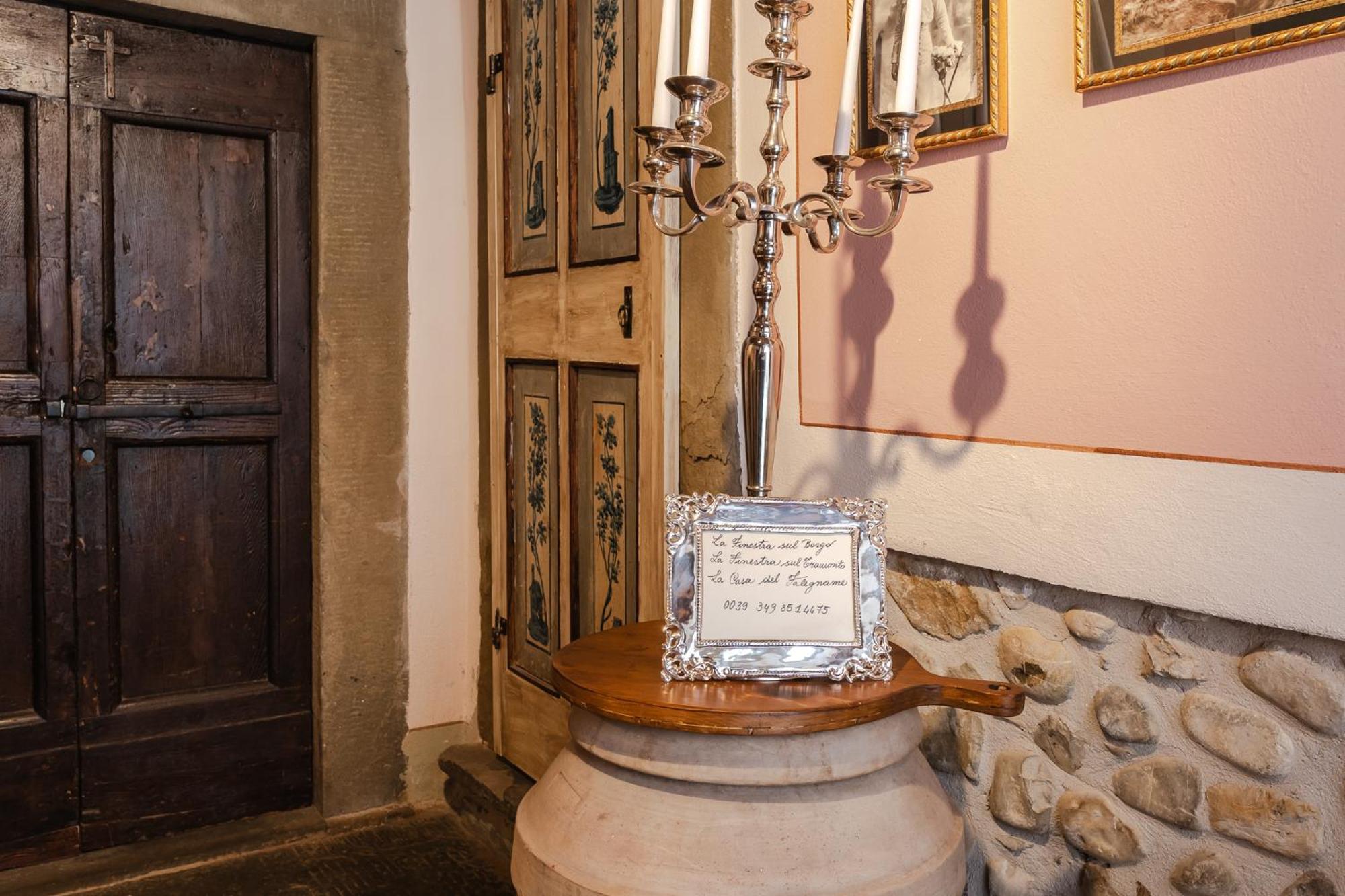 Ferienwohnung La Finestra Sul Borgo Dimora Storica Laterina Exterior foto