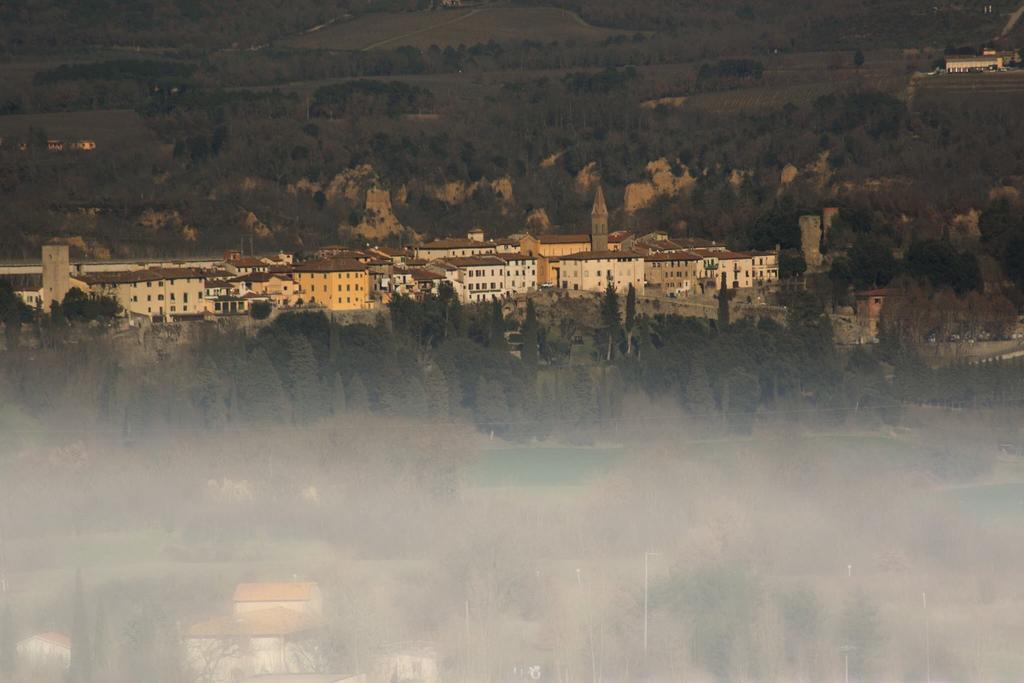 Ferienwohnung La Finestra Sul Borgo Dimora Storica Laterina Exterior foto