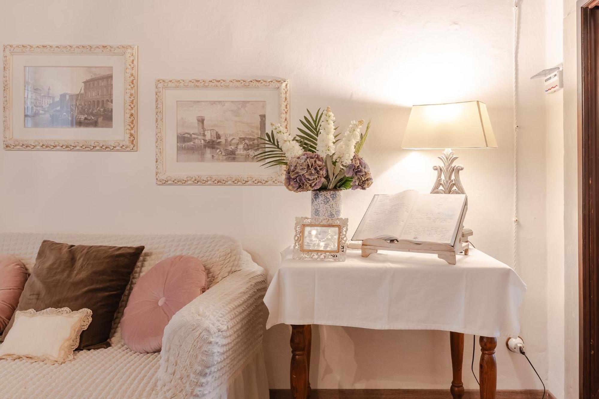 Ferienwohnung La Finestra Sul Borgo Dimora Storica Laterina Exterior foto