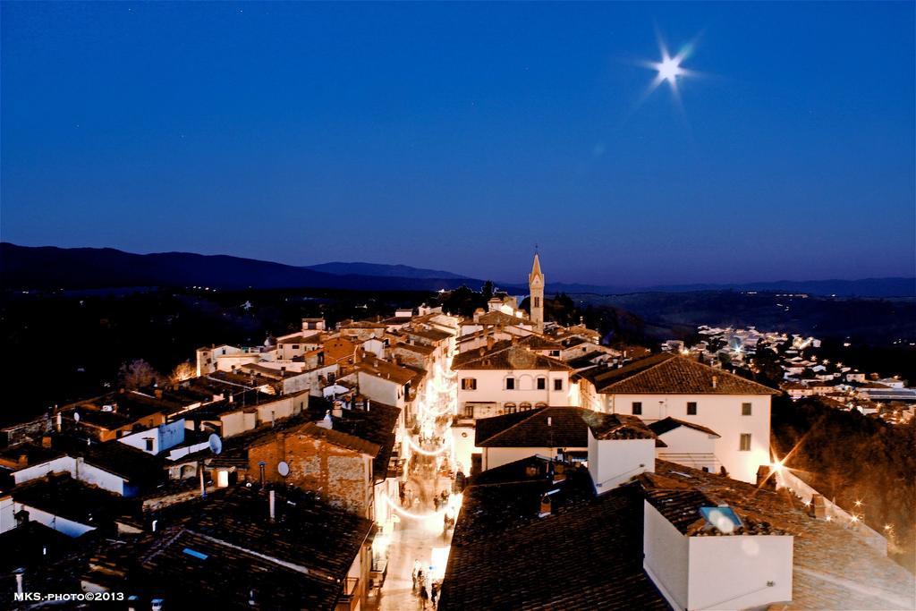 Ferienwohnung La Finestra Sul Borgo Dimora Storica Laterina Exterior foto